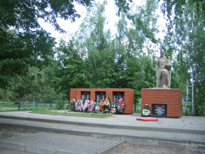 Памятник 139-ти воинам-землякам, не вернувшимся с фронтов Великой Отечественной войны.